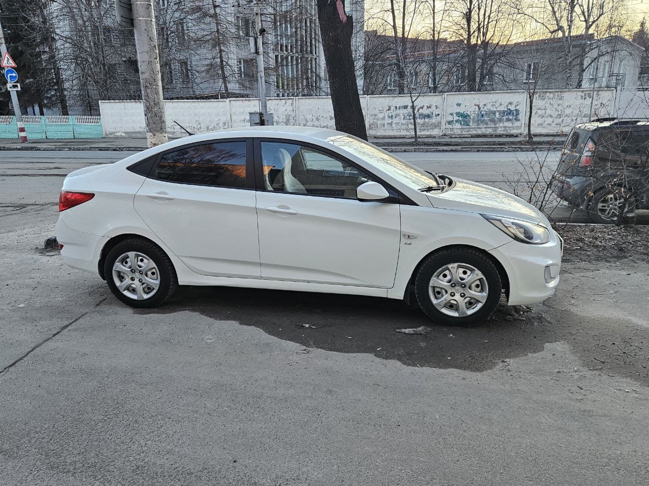 Хендай Солярис белый